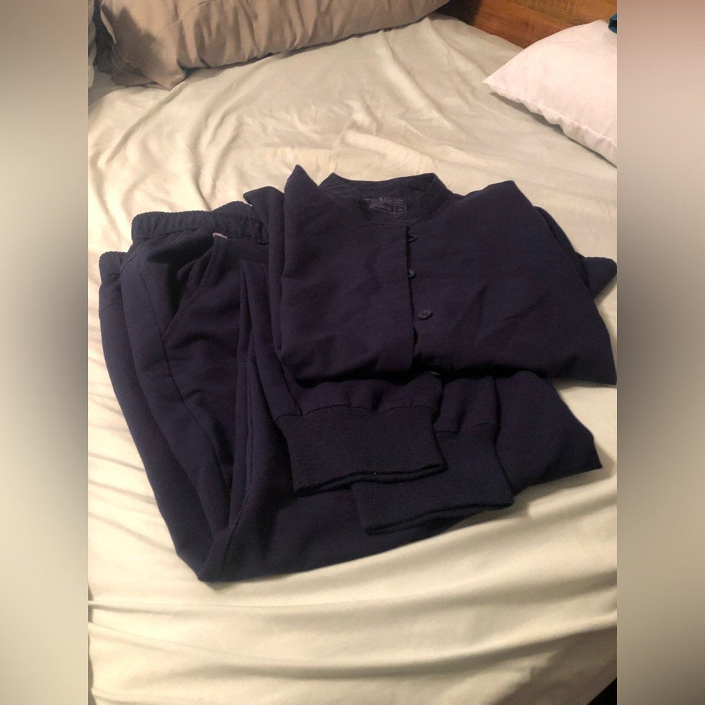 Navy size large figs jogger pants and matching navy large top